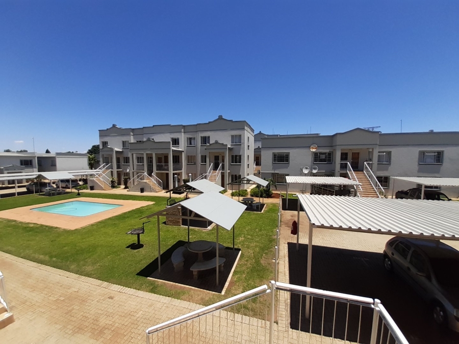 2 Bedroom Property for Sale in Kannoniers Park North West